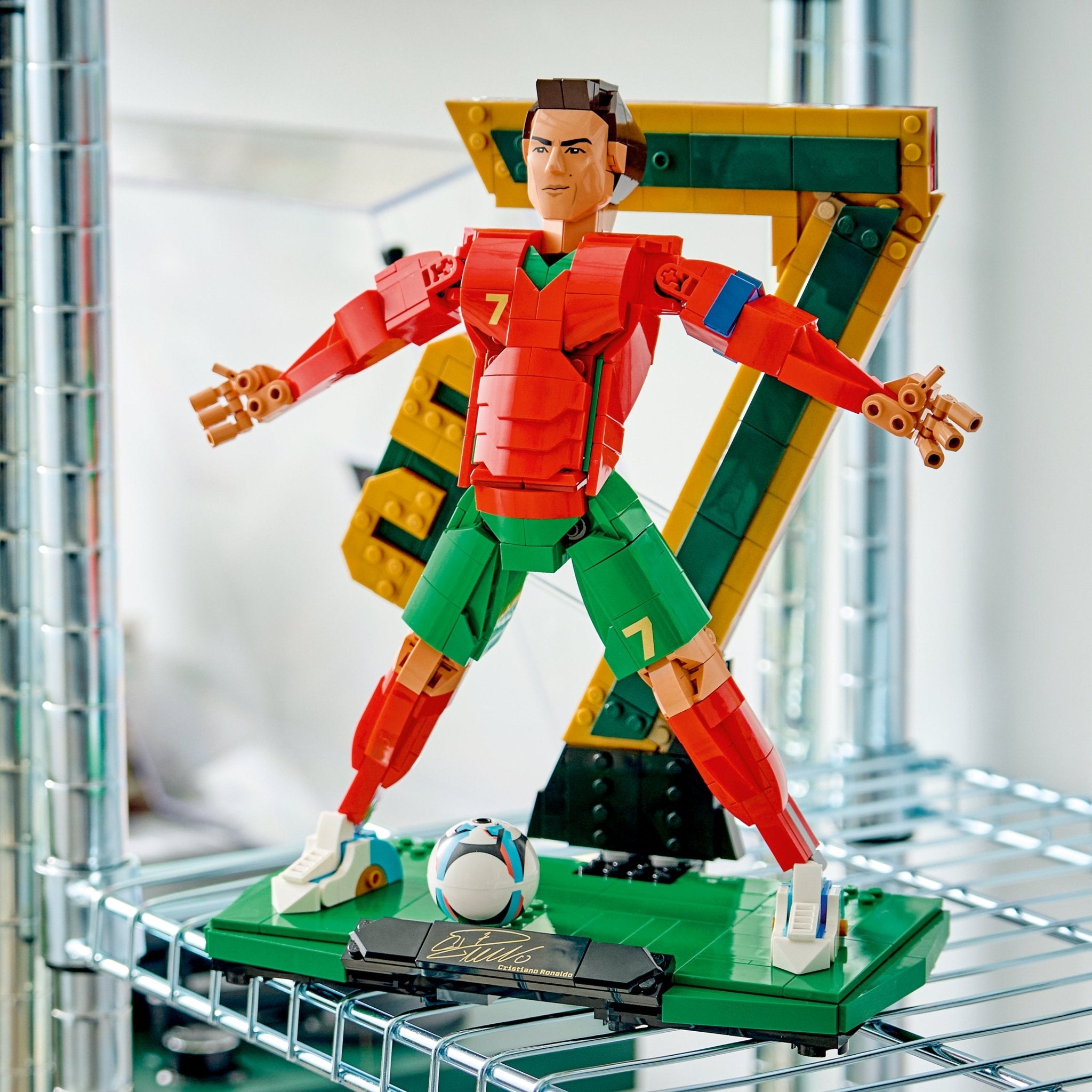 LEGO® Editions Cristiano Ronaldo – Soccer Legend 43016 Bicycle - Image 6
