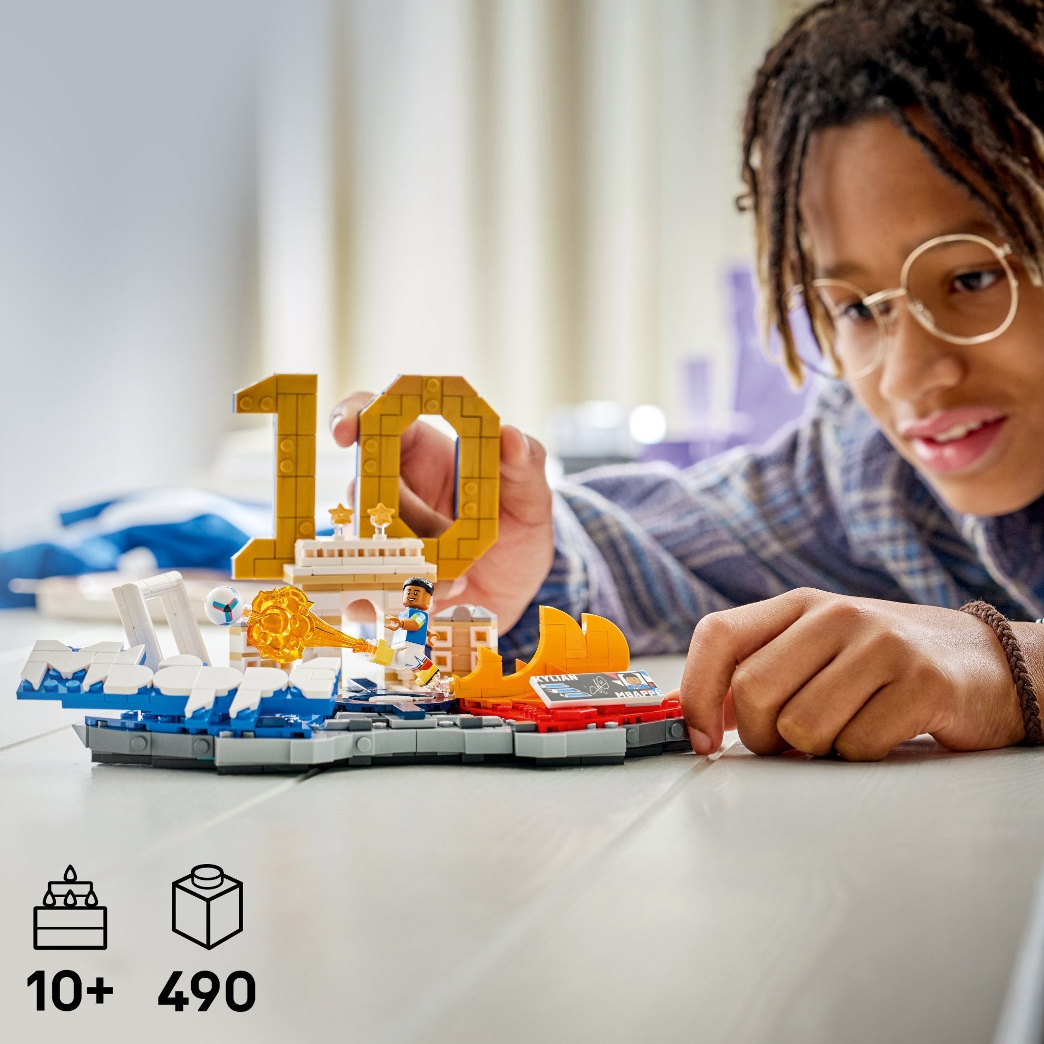 LEGO® Editions Kylian Mbappé – Soccer Highlights 43013 Toy - Image 2