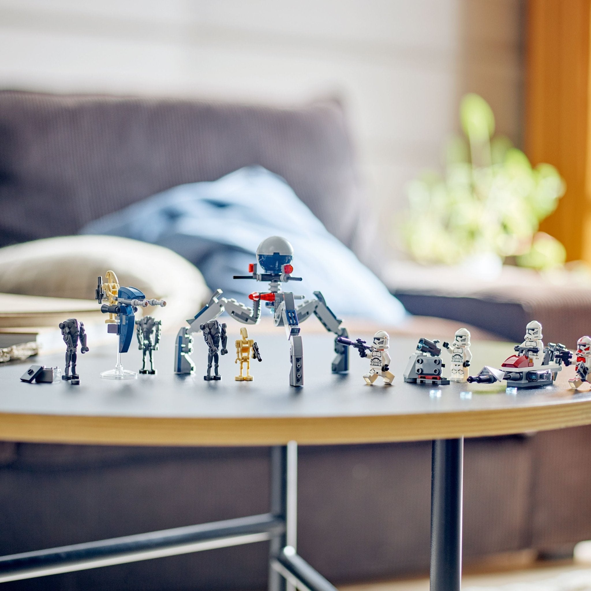 LEGO® Star WarsTM Clone TrooperTM & Battle DroidTM Battle Pack 75372 Bike - Image 7