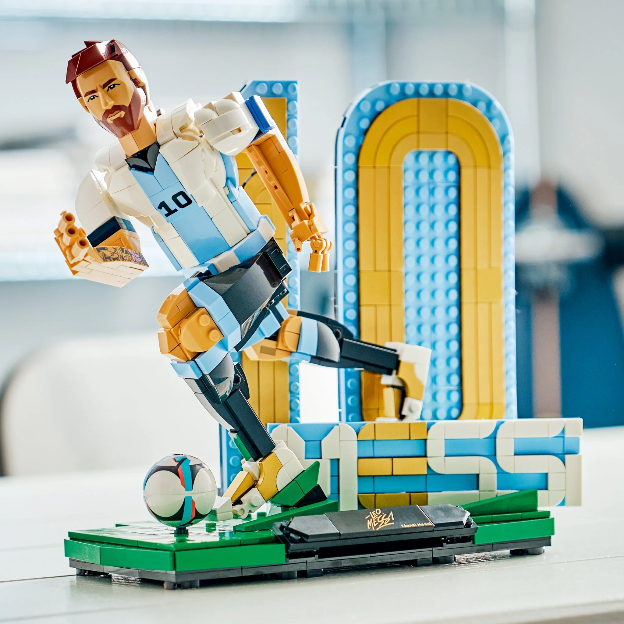 LEGO® Editions Lionel Messi – Soccer Legend 43015 Toy - Image 4
